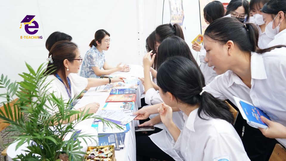 Ngành Luật kinh tế Đại học Mở Hà Nội có tốt không?